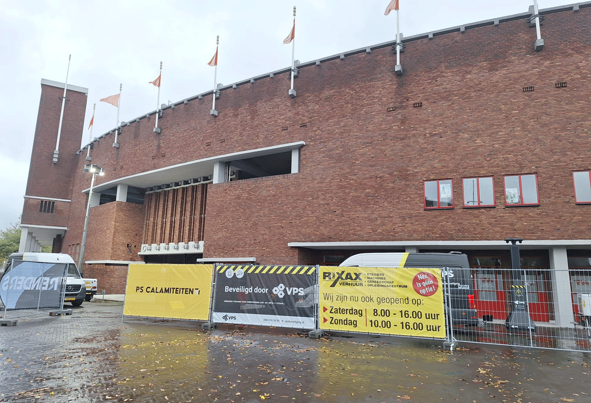 VPS RDTa-cameramasten op het terrein van het Olympisch Stadion Amsterdam